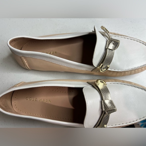 Cole Haan Driver Loafers Evelyn Bow Embossed Leather Shoes Women’s 10 Nude White - Picture 2 of 6